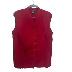 East 5th Sleeveless Pleated Button-Front Blouse — Deep Red